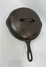 Griswold #6 cast iron skillet with cover