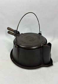 Favorite Piqua-Ware No.8 high base waffle iron