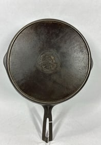 Wapak #8 Indian Head skillet