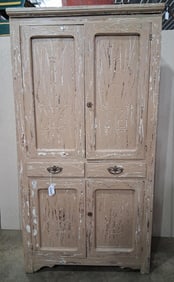 Flatwall cupboard with pie safe bottom