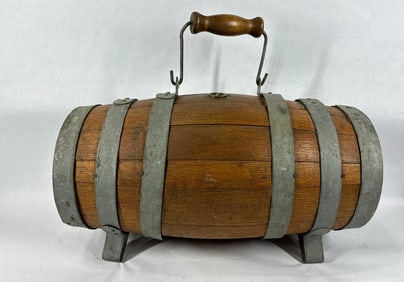 Great early handled Wine/Whiskey barrel