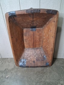 Primitive handled trencher