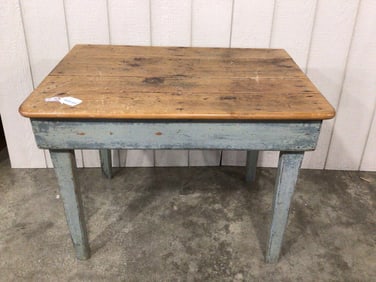 Wonderful Farmhouse Painted Table
