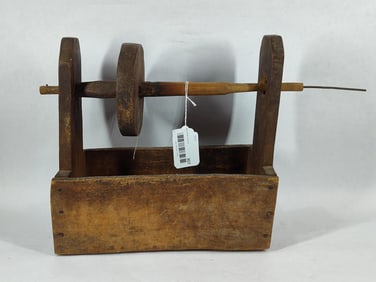 Primitive yarn winding box