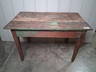 Small Primitive painted Farmhouse Table