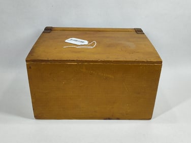 Early Chrome Yellow painted Shaker box