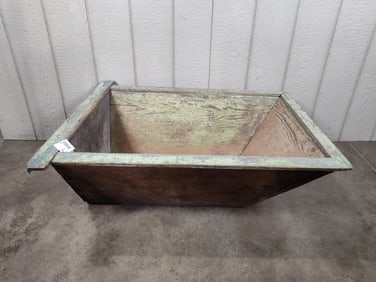 Early sq nailed scalding/feed trough