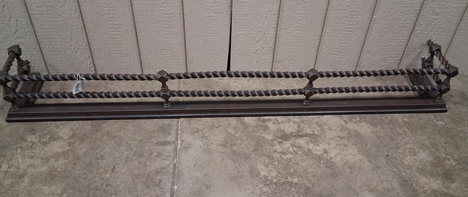 Excellent Large 6ft Brass Rope Twist Fireplace Fender