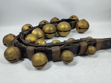 Set of double graduated brass sleigh bells