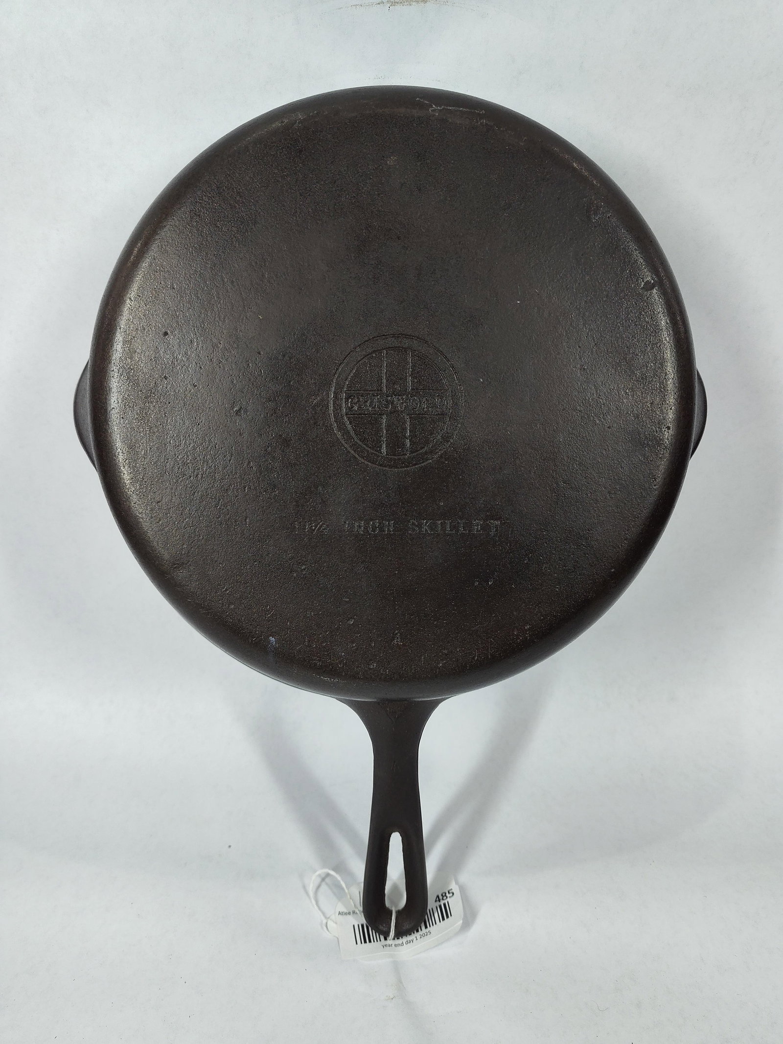 Griswold #9 cast iron skillet (1 of 4)