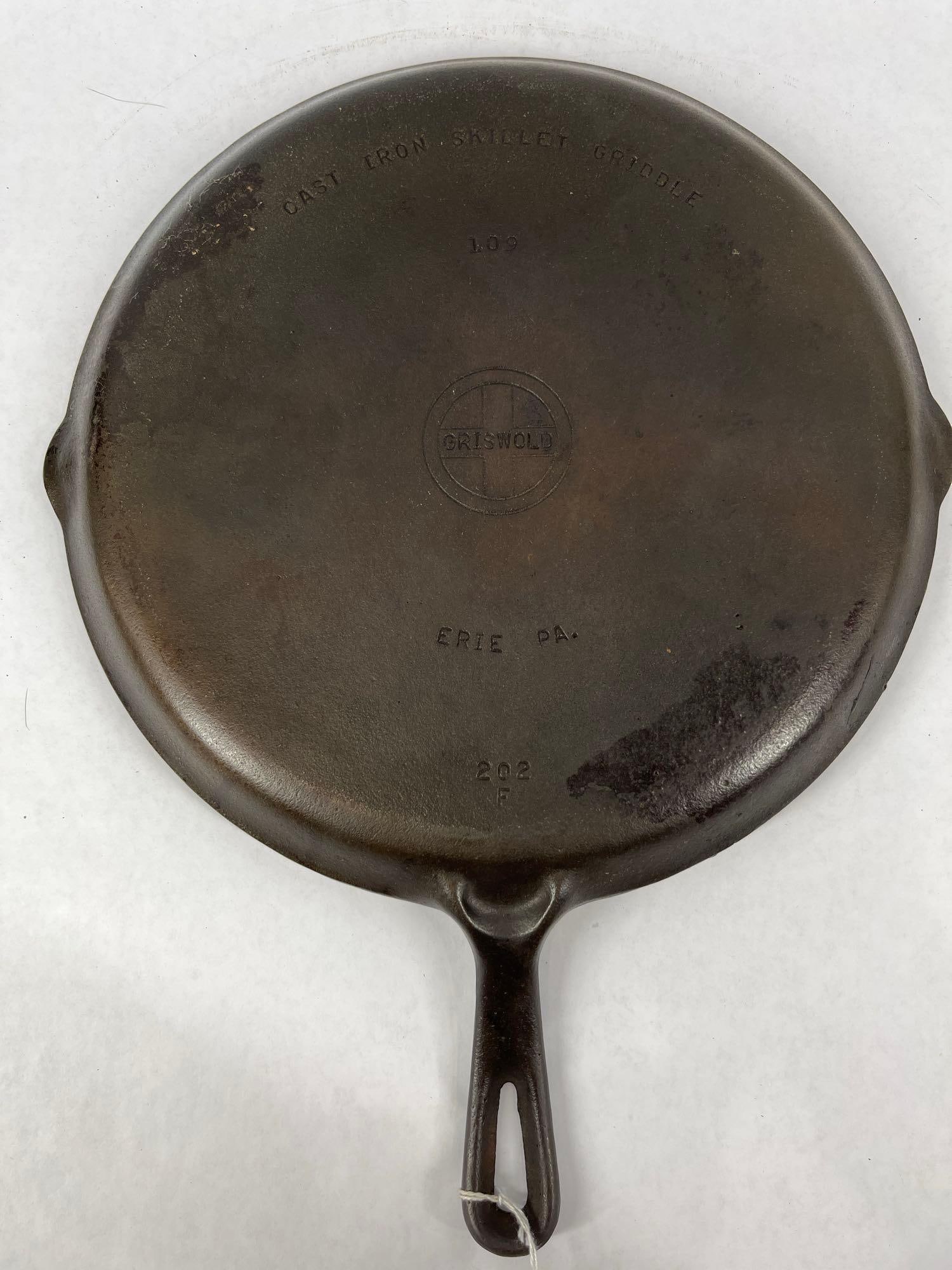 Griswold 109 cast iron skillet griddle (1 of 4)