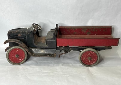 1920s Buddy-L Pressed Steel Chain Lift Dump Truck