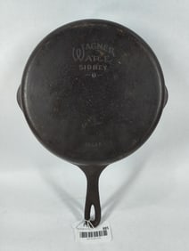 Wagner #8 (1058P) cast iron skillet