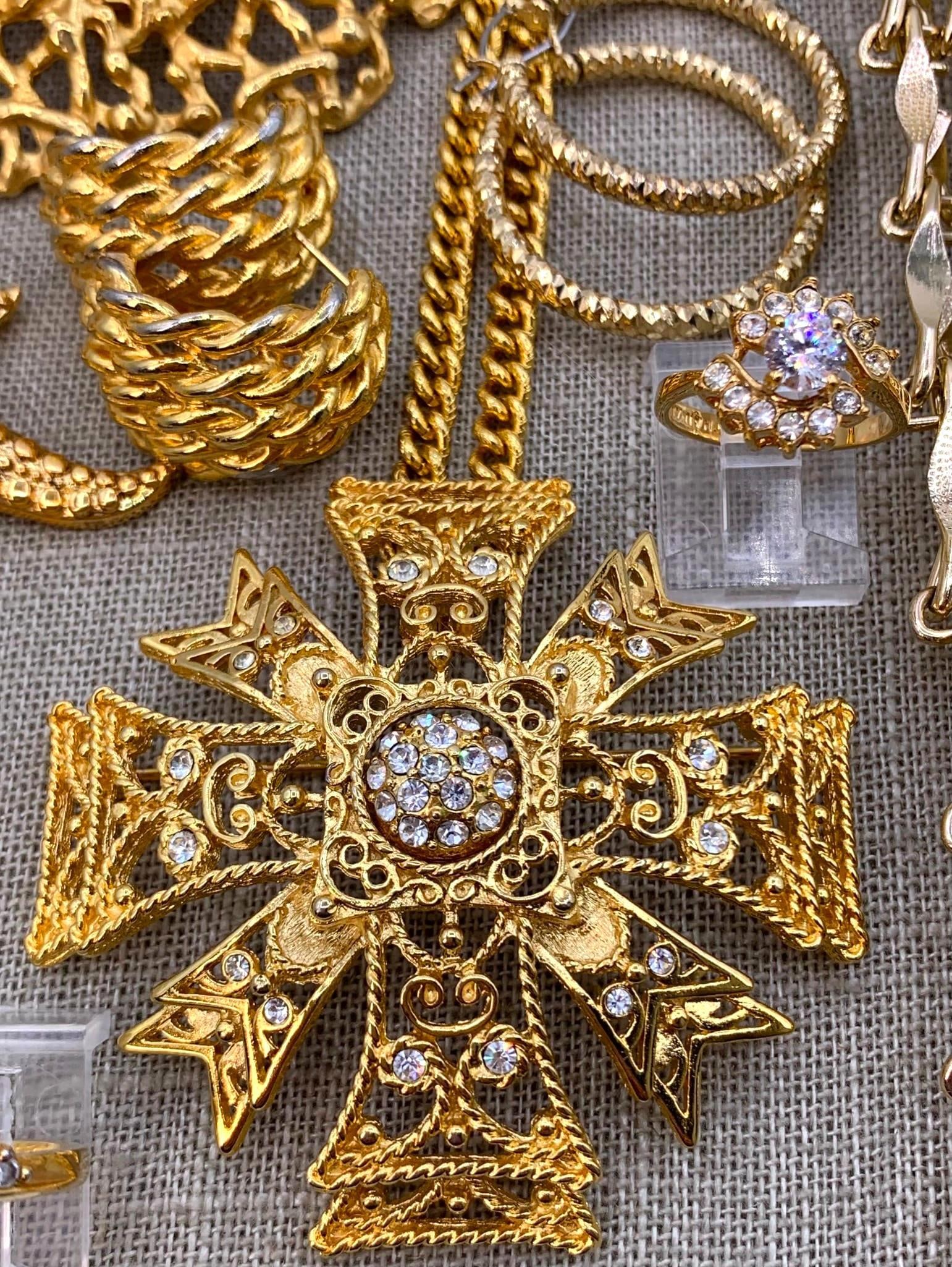 52 pc Vintage Kenneth J Lane, Trifari, Napier Bold Gold Designer Costume Jewelry Collection: Fantastic assortment with working closures, some designer marked and crafted, clip and pierced earrings, stacking rings, rhinestone accents, Mid Century Hong Kong hip belt, dual styling options with t