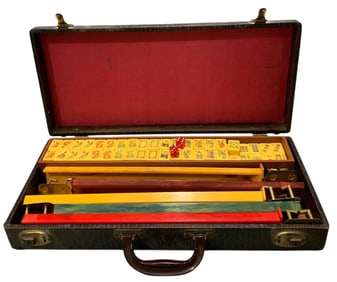 167 pc Vintage 1930s-40s Mahjong Butterscotch Bakelite Tile Game Set with Carrying Case
