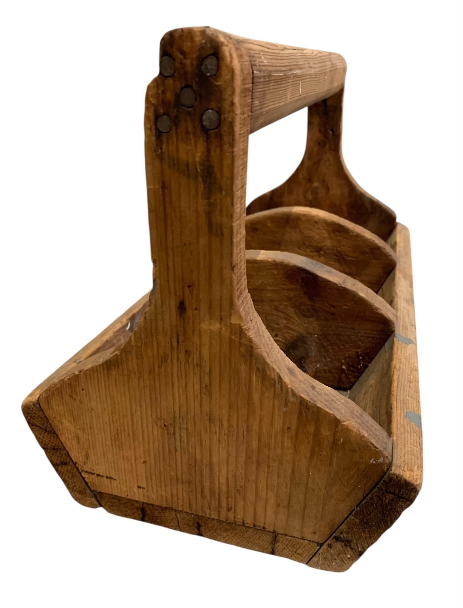 Antique Primitive Divided 3 Compartment Handled Wooden Farmhouse Tote: Solidly crafted, 18" x 10 5/8" x 8 3/4", fantastic patina from genuine age.