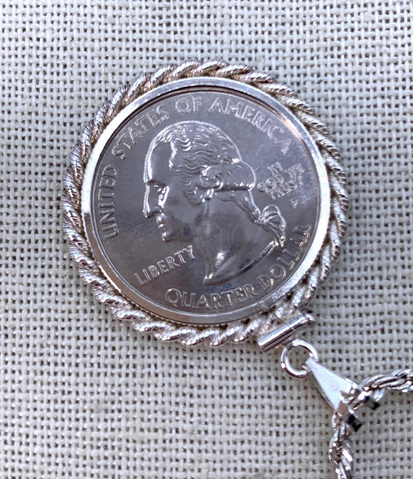 Sterling Silver Bezel Framed Ohio 1803 2002 Washington Quarter on 925 Chain: 19.4 gram weight (combined), 925 hallmark on chain and the pendant, 24" circumference.