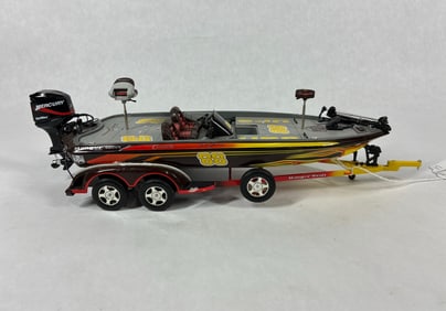 Ranger 520VX Castaway Diecast Model Bass Boat Collectable NO. 88 UPS Serialized Edition