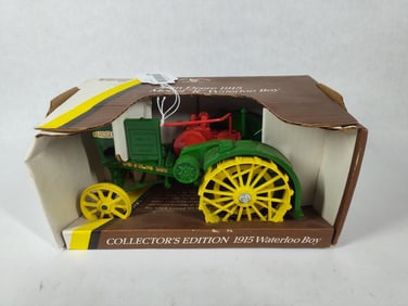 Ertl John Deere 1915 Waterloo Boy Model R Steel Wheel Collector Edition Tractor