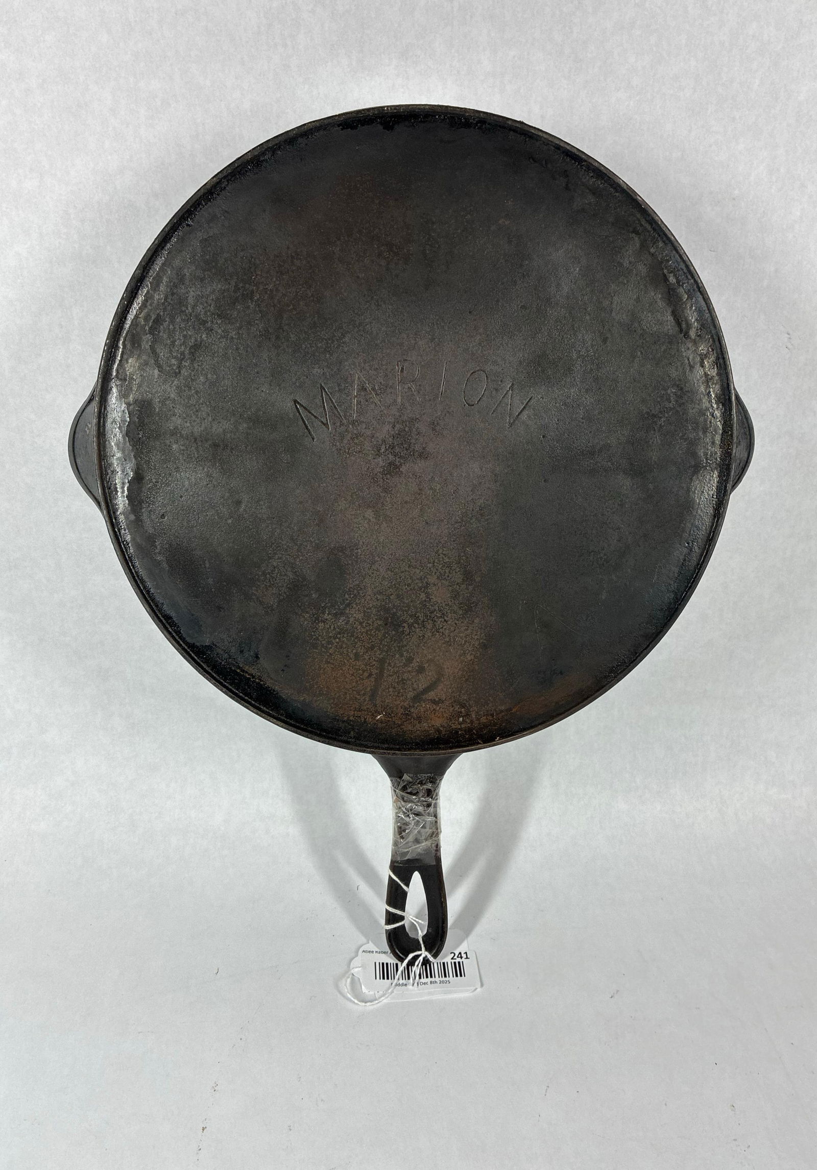 RARE Marion No. 12 Cast Iron Skillet with Heat/ Fire Ring: Great overall condition 