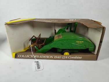 Ertl John Deere 1940 50th Anniversary Blueprint Replica HD 12A Combine