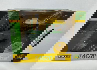 Ertl John Deere 1971 Model 4620 Prestige Collection Tractor w/ Cab