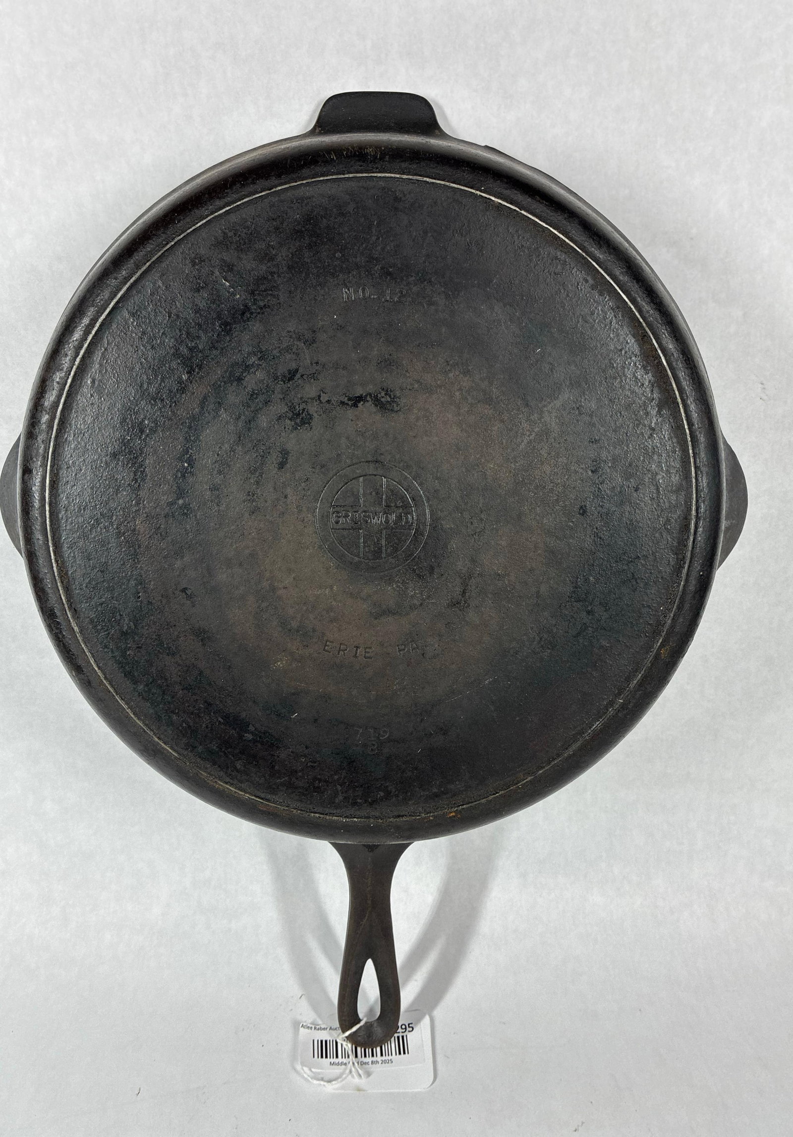 Griswold Small Block Logo Cast Iron No. 12 Skillet with Fire/ Heat Ring (1 of 5)