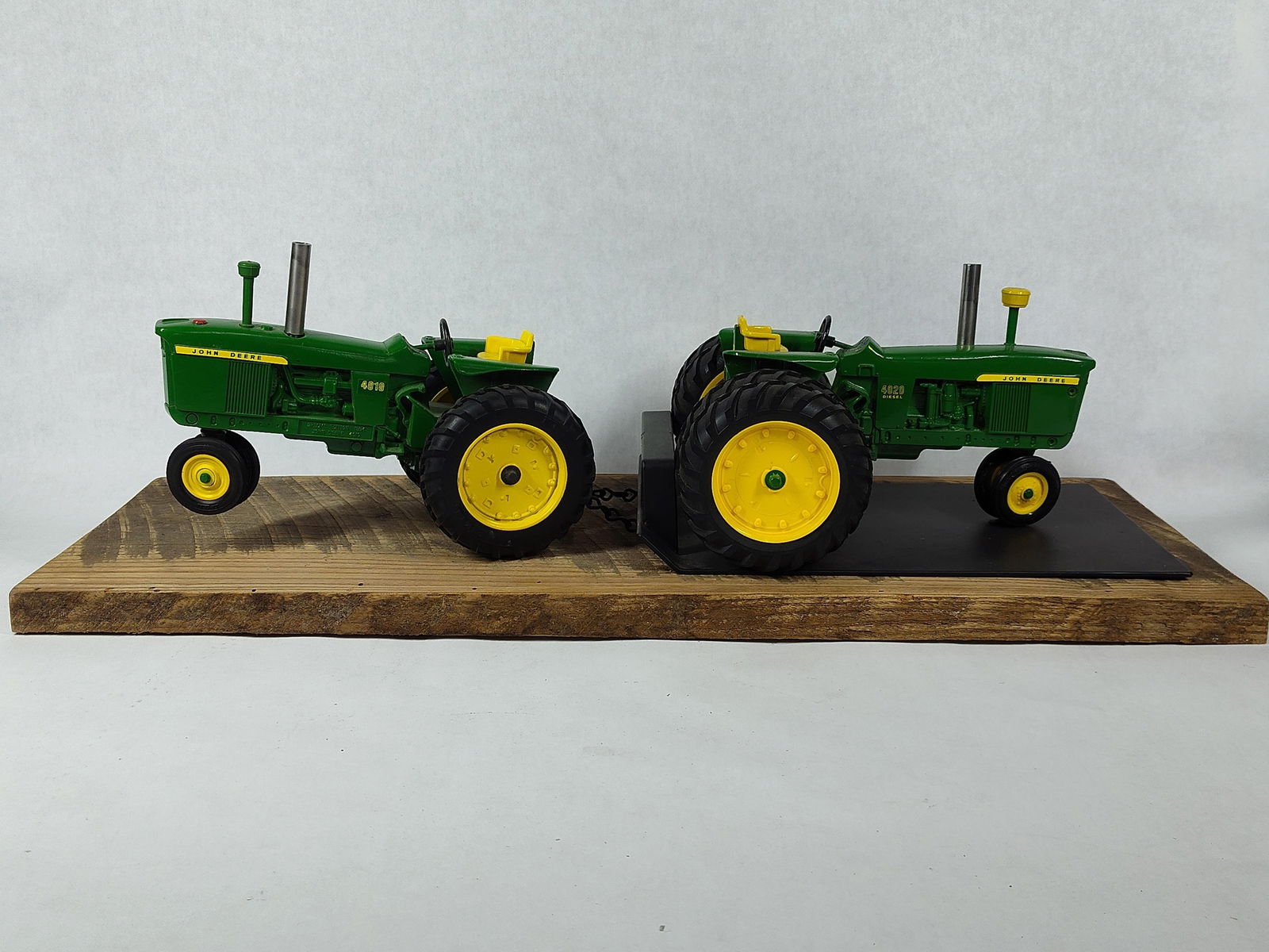 Ertl John Deere NF 4010 on Mount w/ JD NF 4020 Diesel w/ Duals on Pulling Sled: Out of box on mounted display in good overall condition?1/16 scale?