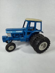 Ertl Ford WF TW-15 Tractor w/ Duals and Cab
