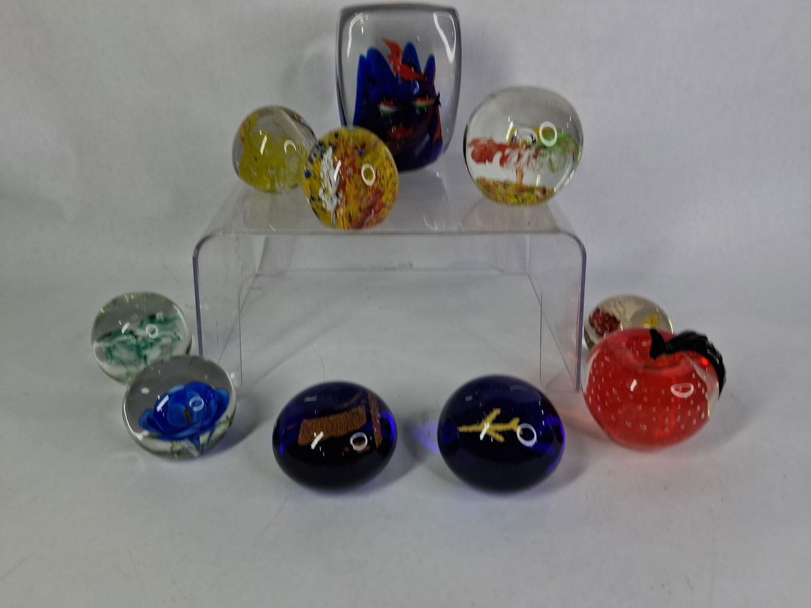 Art Glass Paper Weight Lot of Various Designs, Colors and Shapes: Great lot of art glass paperweights including 10 pcs. of various sizes, shapes and colors 