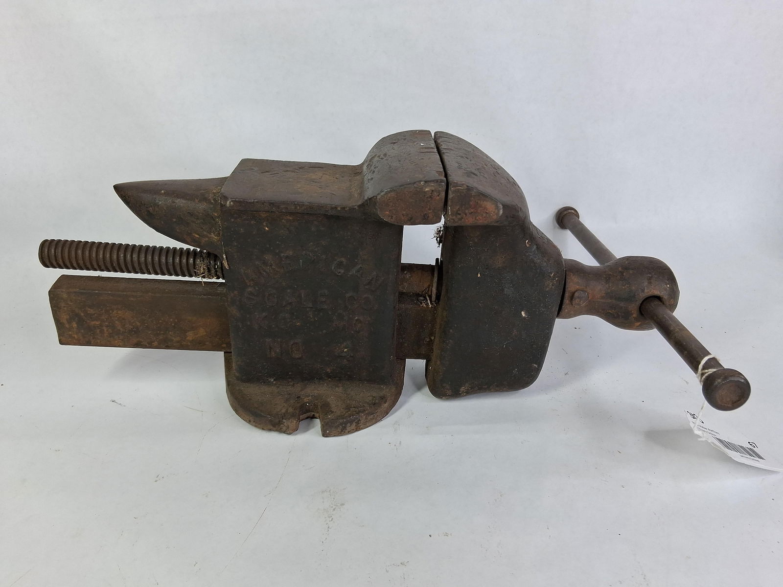 American Scale Co No 40 Vise w Horn: Jaws open to approx 10 inches 