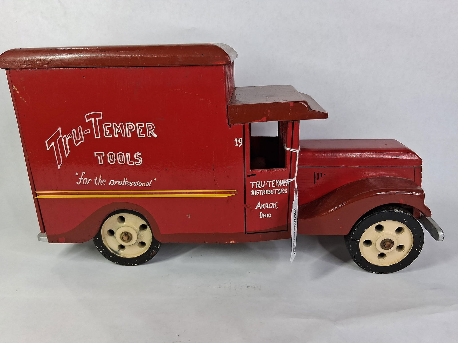 Hand Crafted Folk Art Tru-Temper Tools Distributor Wood Delivery Truck (1 of 7)