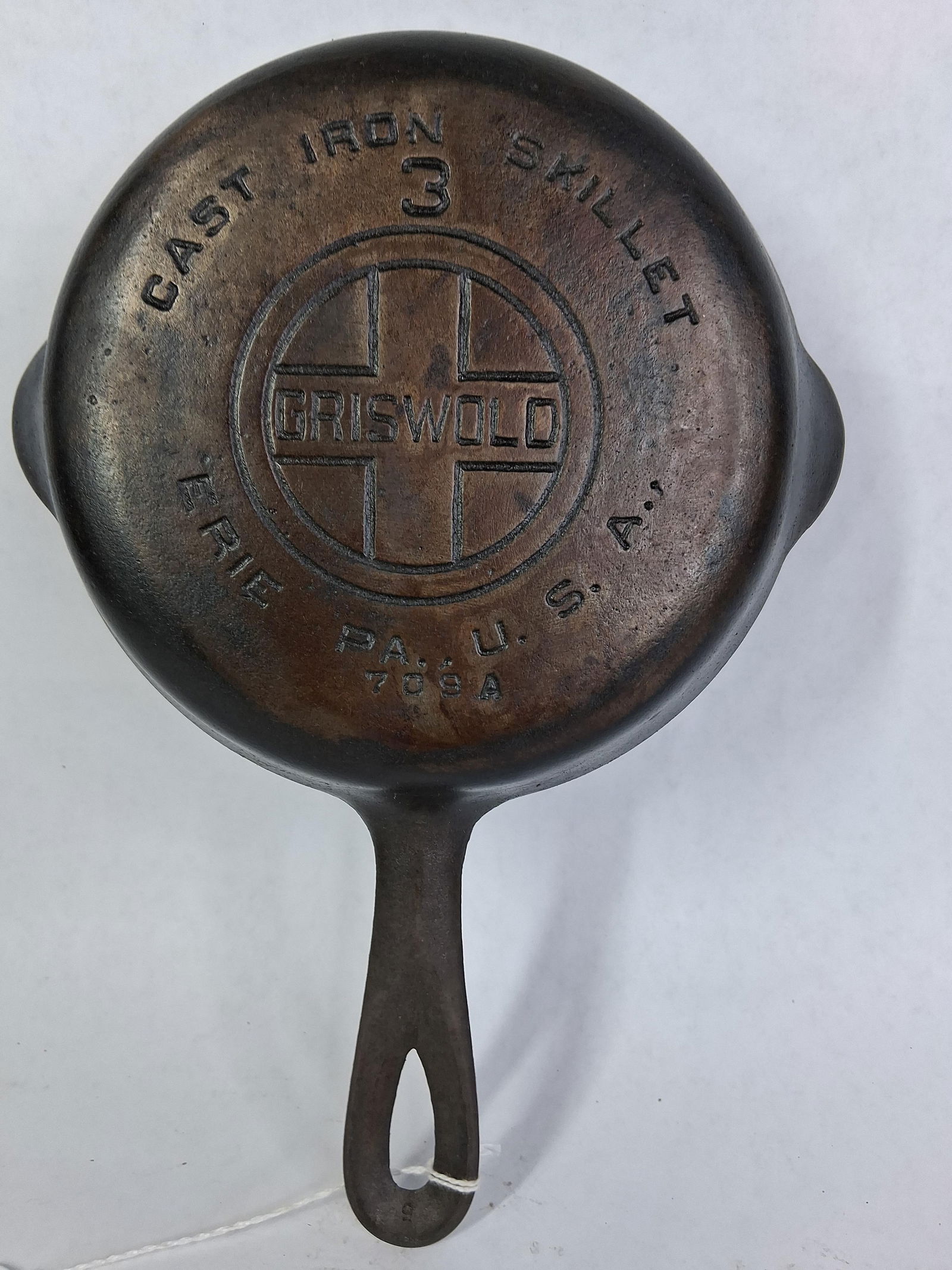 Griswold Large Block Logo Cast Iron No. 3 Skillet (1 of 4)