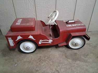 Structo Ride On Fire Department Pumper Jeep No. 26