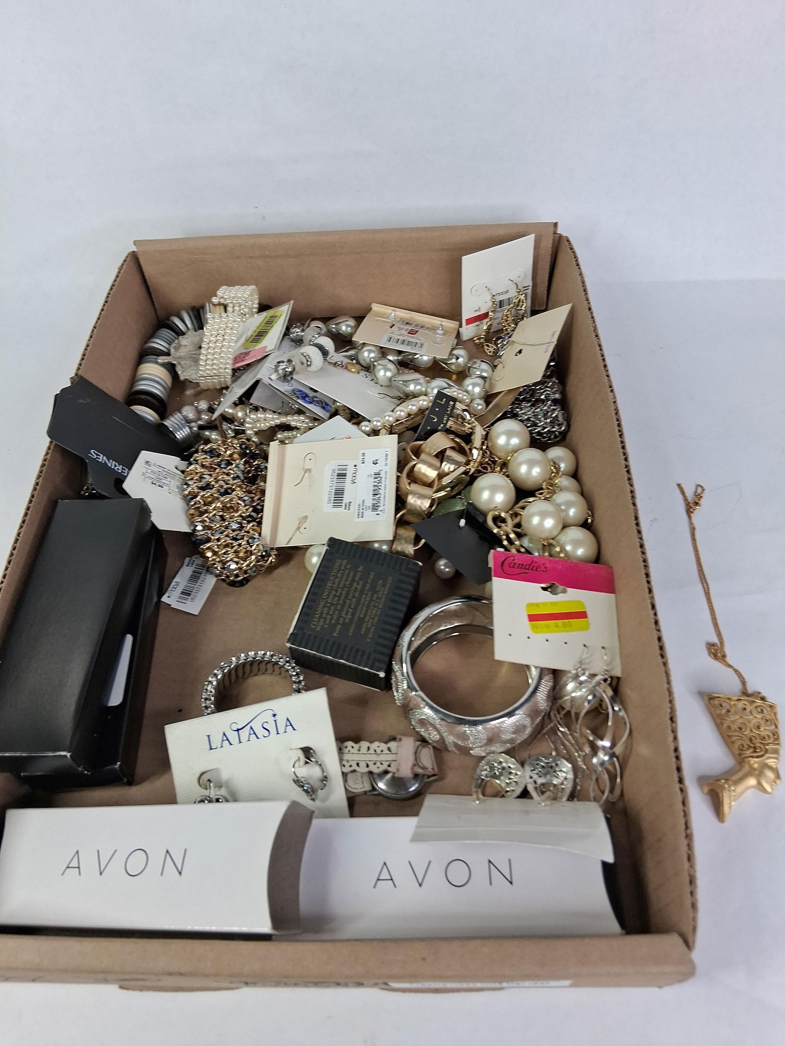 Great Assorted Jewelry Lot of Bracelets, Earrings, Watches and More (1 of 10)