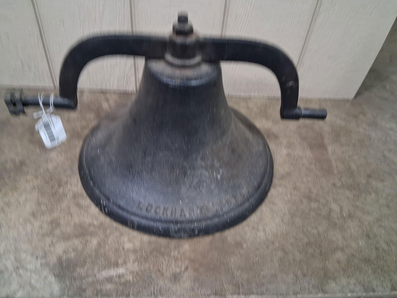 Lockhart Bros Cast Iron Dinner Bell: Bellfontaine, Ohio. 15 inch diameter