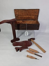 Leaders Cobbler Shoe Horn and Tools