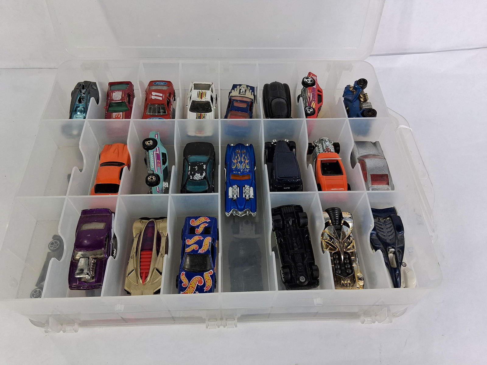 Hot Wheels and Match Box Loaded lot in Case (1 of 11)