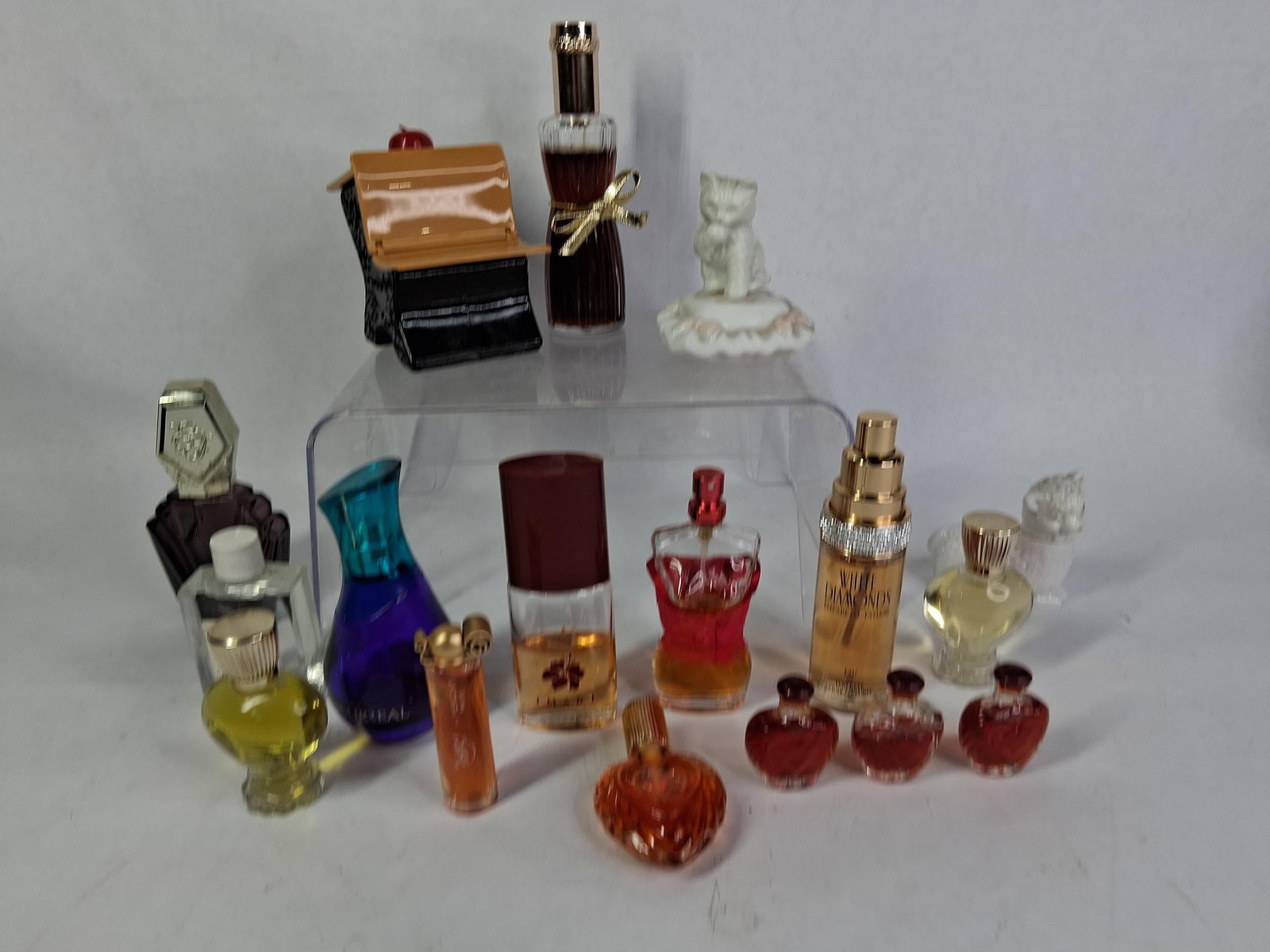 Liz Tayler and other Perfumes (1 of 12)