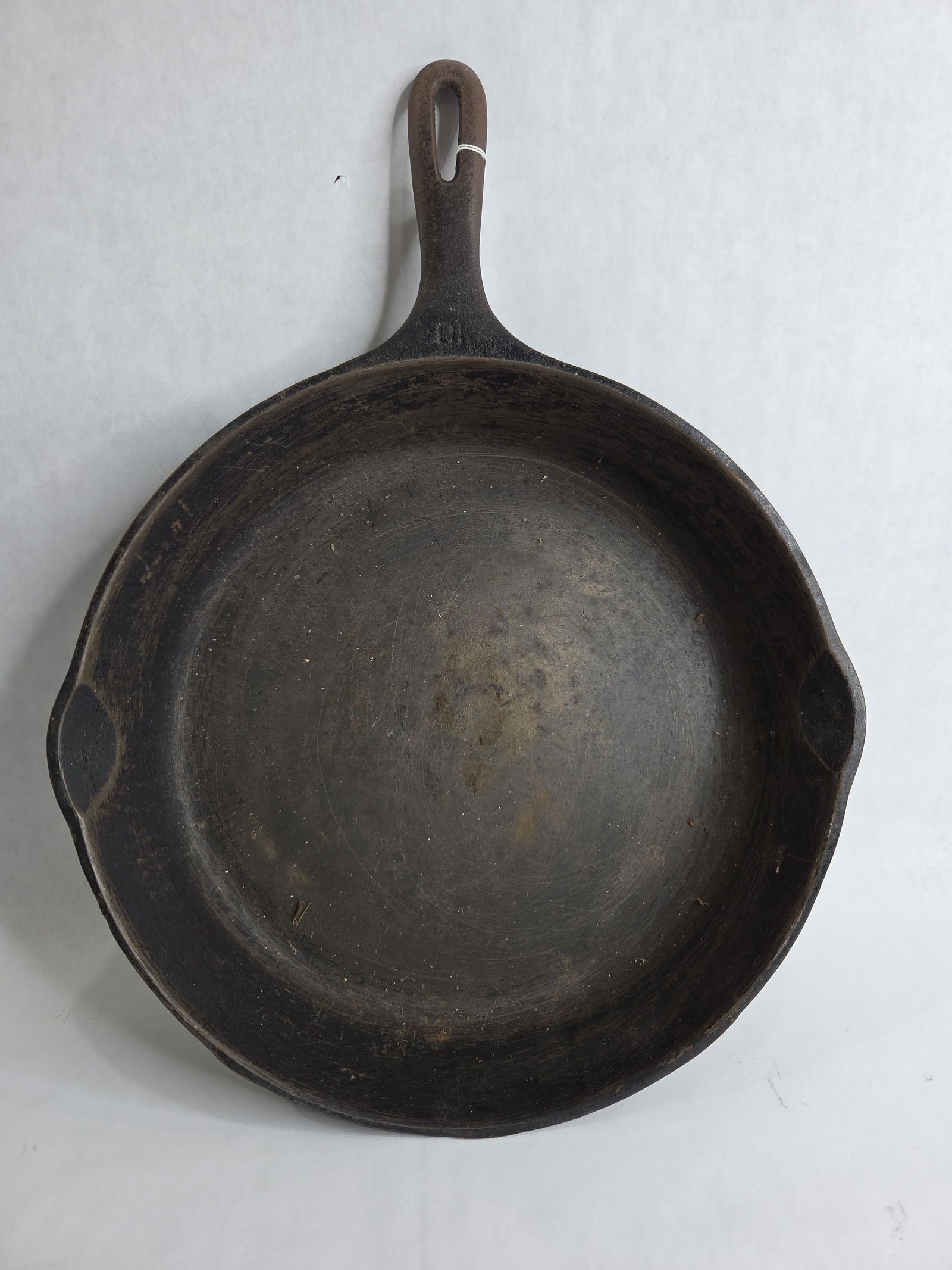 Wagner Ware Cast Iron No. 10 Skillet: Showing rusting as well as finish loss due to age and usage? 11.75 in. D?