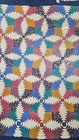 Hand Stitched Pineapple Pattern Quilt