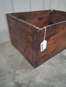 Antique Wood Dovetail A & P High Grade Matches Atlantic & Pacific Tea Co. Shipping Crate