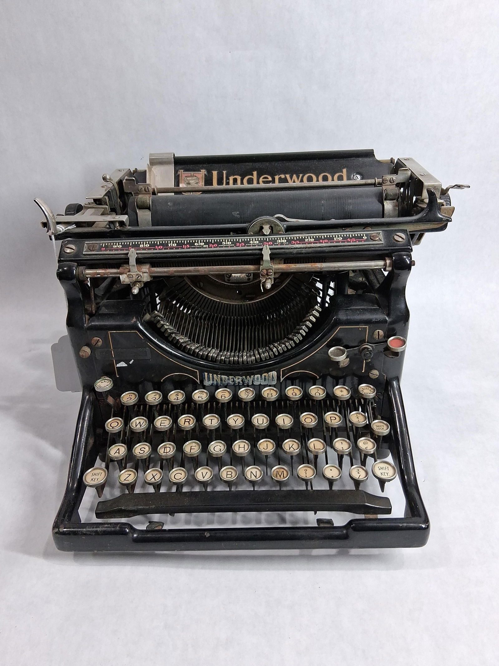 Antique Underwood No. 5 Standard Typewriter: all parts move freely as should overall great early condition with ribbon being fully intact