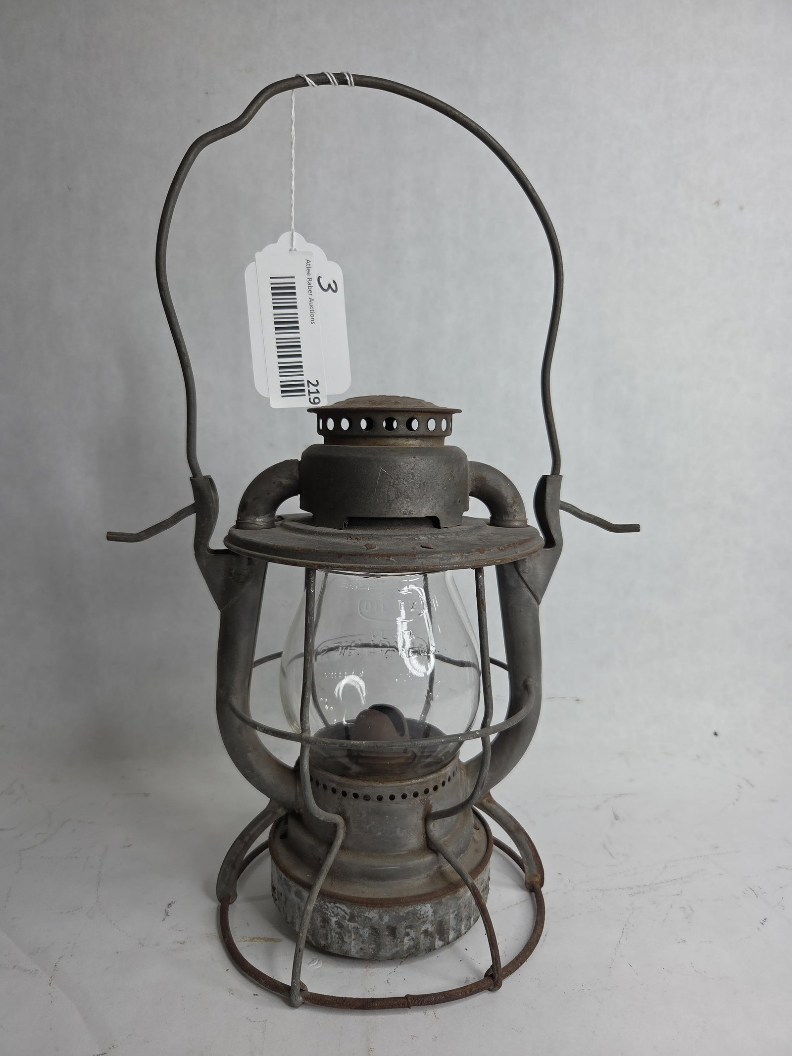 NYC Lines RR Dietz Vesta Lantern w/ Original Glass Globe: 10.5 in H