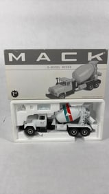 First Gear Erie Sand Mack R Model Mixer Scale Model Truck