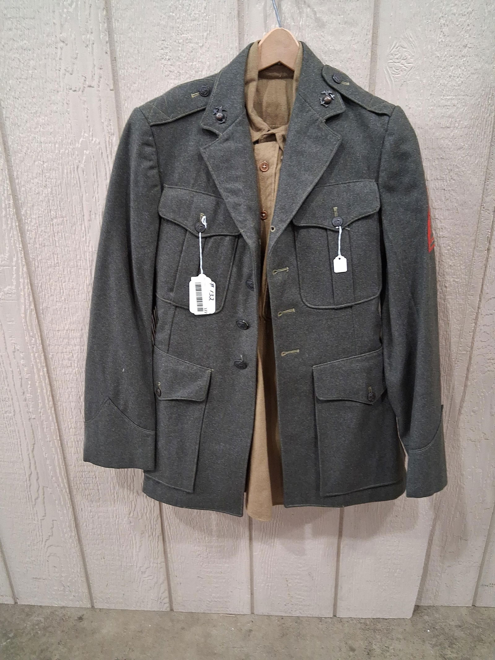 WW2 US Marine Corp Jacket and Trousers (1 of 9)