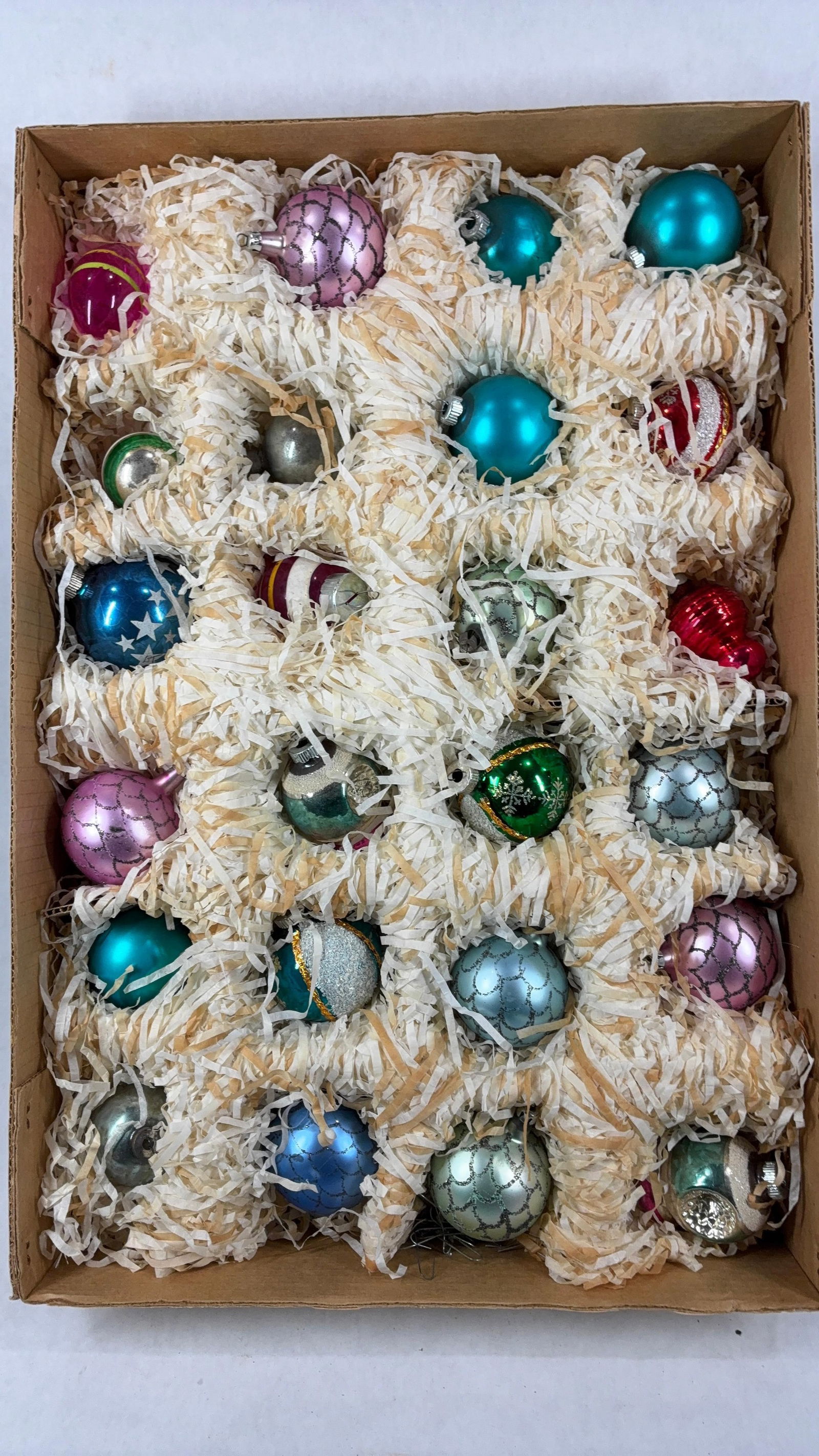 Great Early Shiny Brite and More Christmas Holiday Bulb Ornaments (1 of 5)