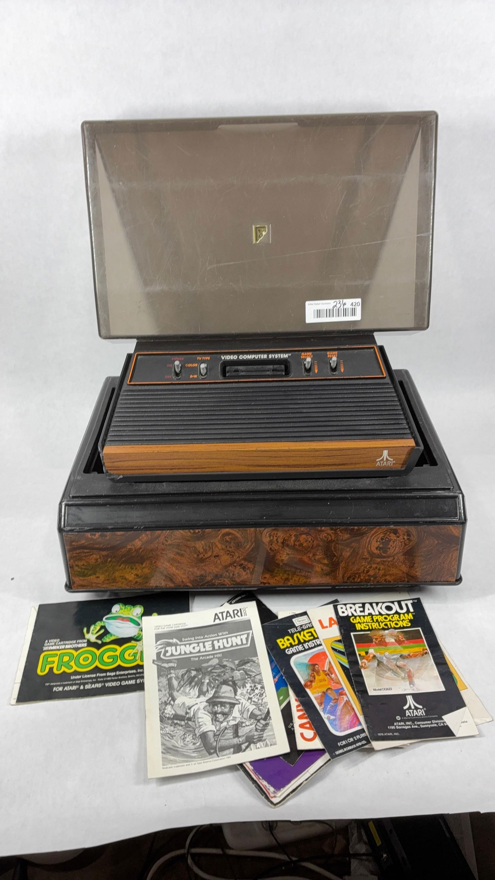 Original Atari 2600 Video Computer System VCS Four Switch Woody w/ Controllers and Games Console (1 of 9)