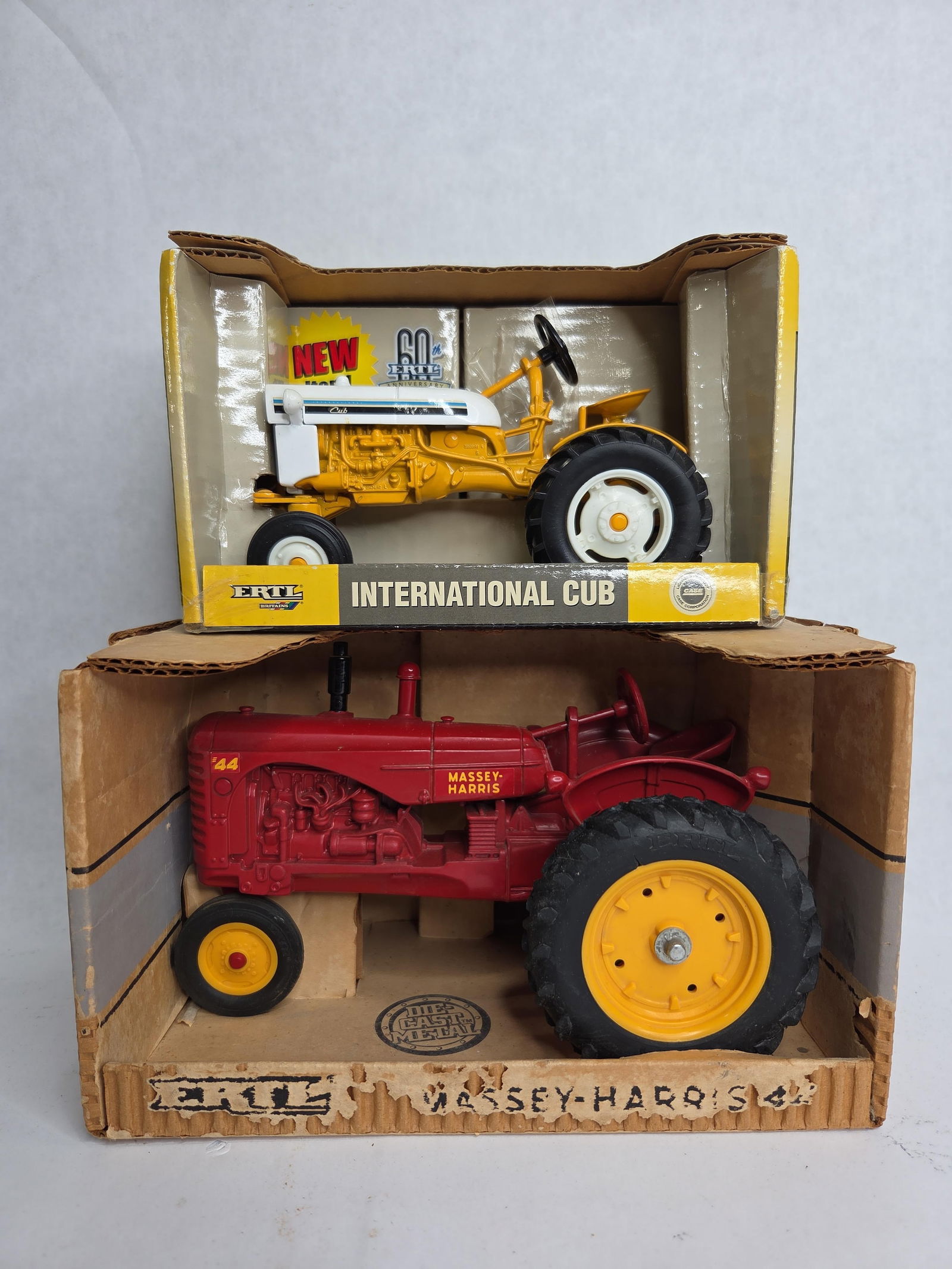 Ertl Case IH International Cub & Massey Harris 44 Tractors (1 of 14)