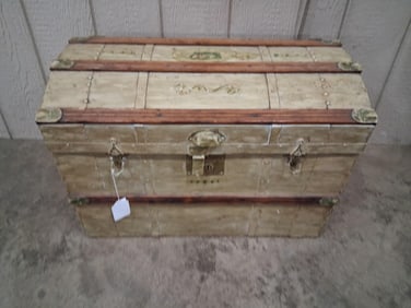 Early Dome Top / Hump Back Trunk